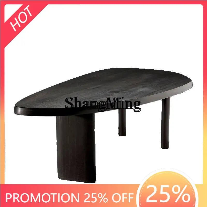 

Простой минималистичный стол из массива ясеня для небольшой квартиры, особо популярный среди интернет-знаменитостей, необычной формы.