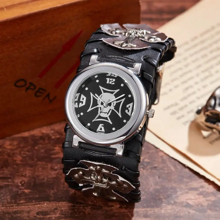 Luxury Brand Men\'s Watch Casual Leather Black Skull Quartz Clock Men\'s Personality Sports Wrist Watch Gift Relogio Masculino