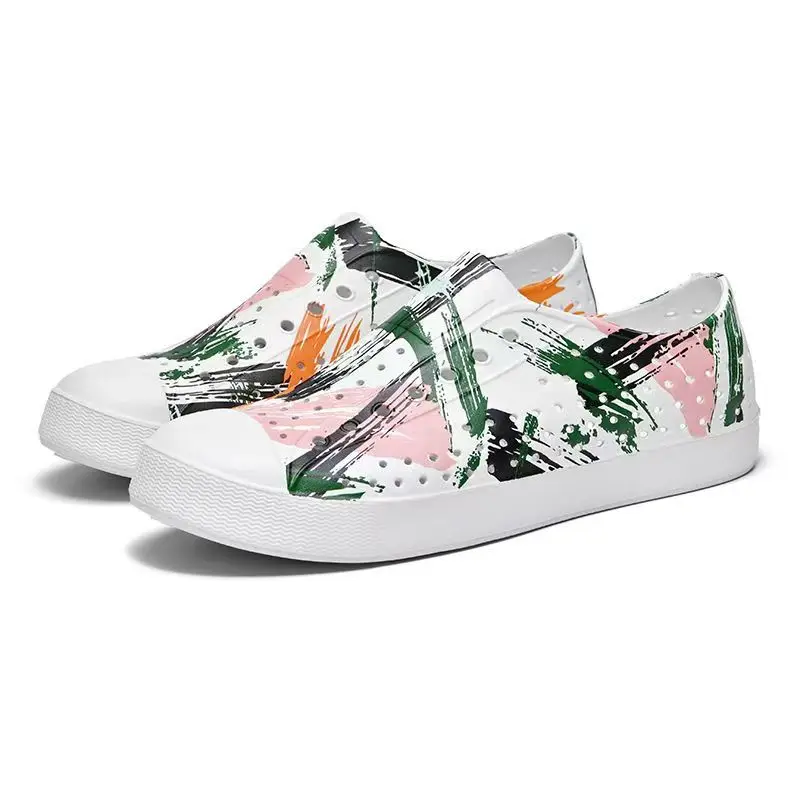 2024 New Women's Summer Baotou Hollow Sandals Soft Sole Non Slip Lightweight Slip-On Outdoor Beach Sandals Print Cave Shoes