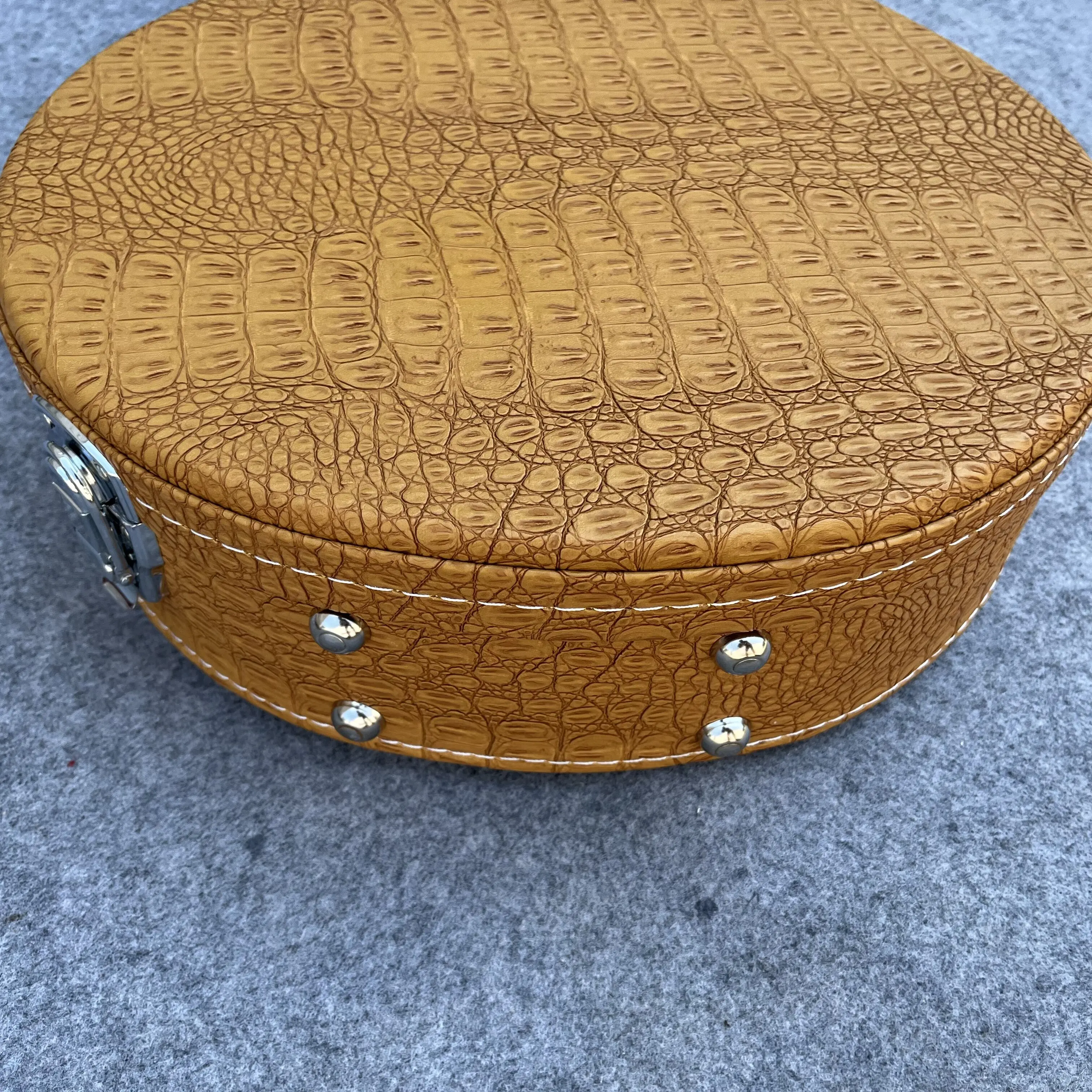 حافظة جيتار كهربائي بنمط التمساح البني مع ألوان متعددة متاحة لاختيار حافظة جلدية للجيتار