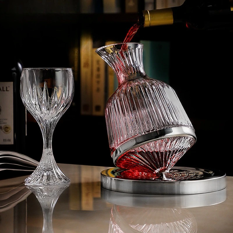 

Gold-painted Relief Red Wine Glasses, Two Gift Boxes, High-end Goblet Ornaments, A Set of Decanter and Cup Holder for Home Use.