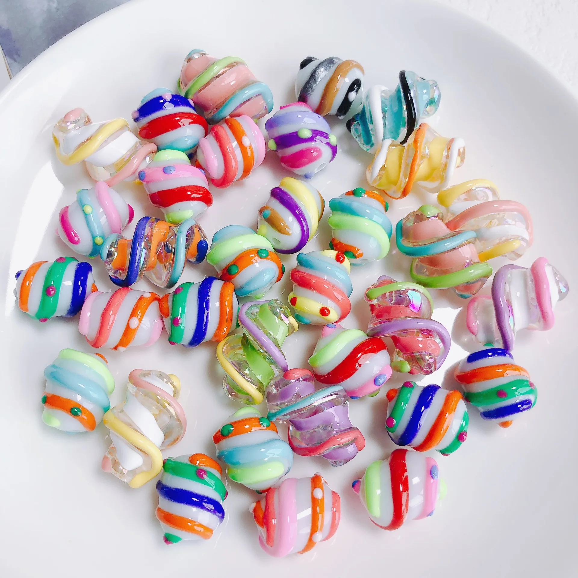 DIY Ornament Accessoriesdd Material 20pcs 16*22*11mm Irregular Twist Geometry Oil Drop Acrylic Jewelry Beads Fit Necklace Decor