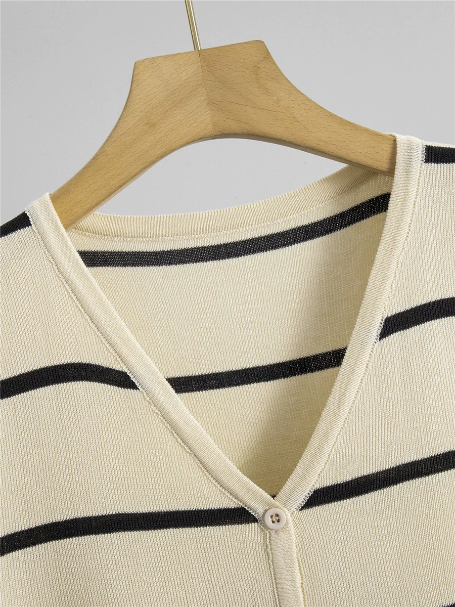 Set 2 Potong Rajutan Bergaris Tipis Musim Panas Atasan Tanpa Lengan Kancing Sebaris Kerah V Wanita Pakaian Rok Panjang Pinggang Tinggi Conjuntos