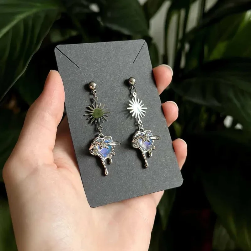 Gothic Lava Silver Color Heart Shape Sun Dangle Earrings for Women Halloween Magic Witch Hippie Astronomical Jewelry Accessories