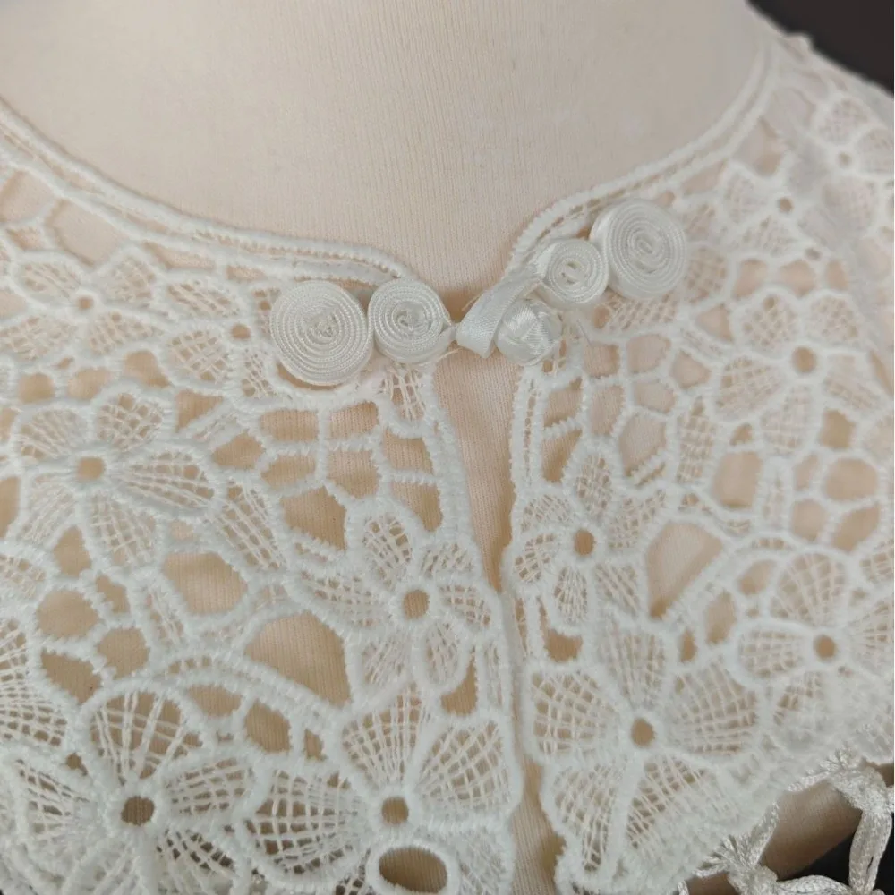

New Hollow Out Tassel Shawl Handwoven Chinese Style Lace Tassel Elegant Cloud Shoulder Women