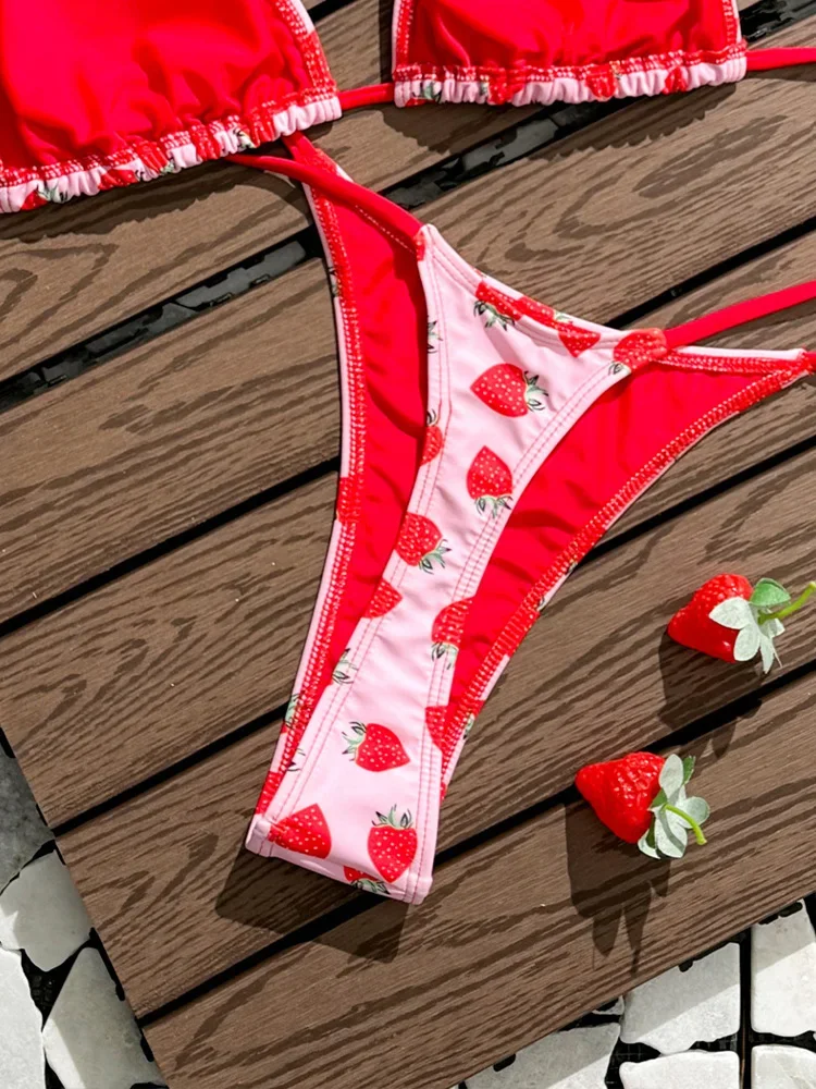 Sexy Laced Up Strawberry Print Bikini 2 Piece Set Women Split Swimsuit Beach Vacation Bikini 2025 New Summer Swimwear Bikini Set
