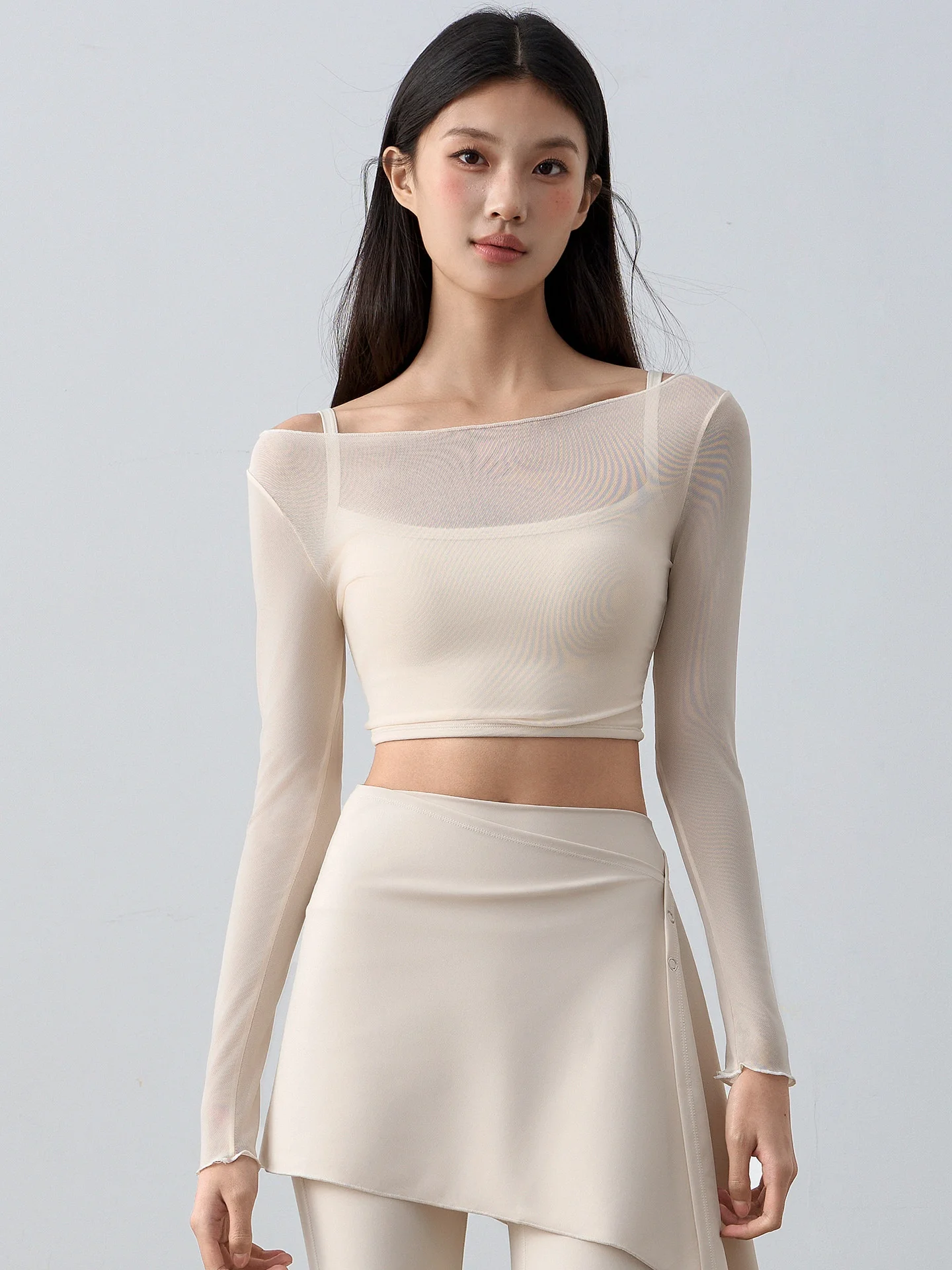 Elegant Yoga Fitness Running Women's Long Sleeve Mesh Top with Chest Pad Breathable Comfortable Skin-Friendly Short Length