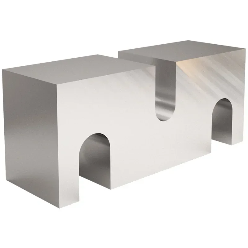 Clothing store Nakajima, flowing water table, stainless steel brushed display table, display table, shoes and bags