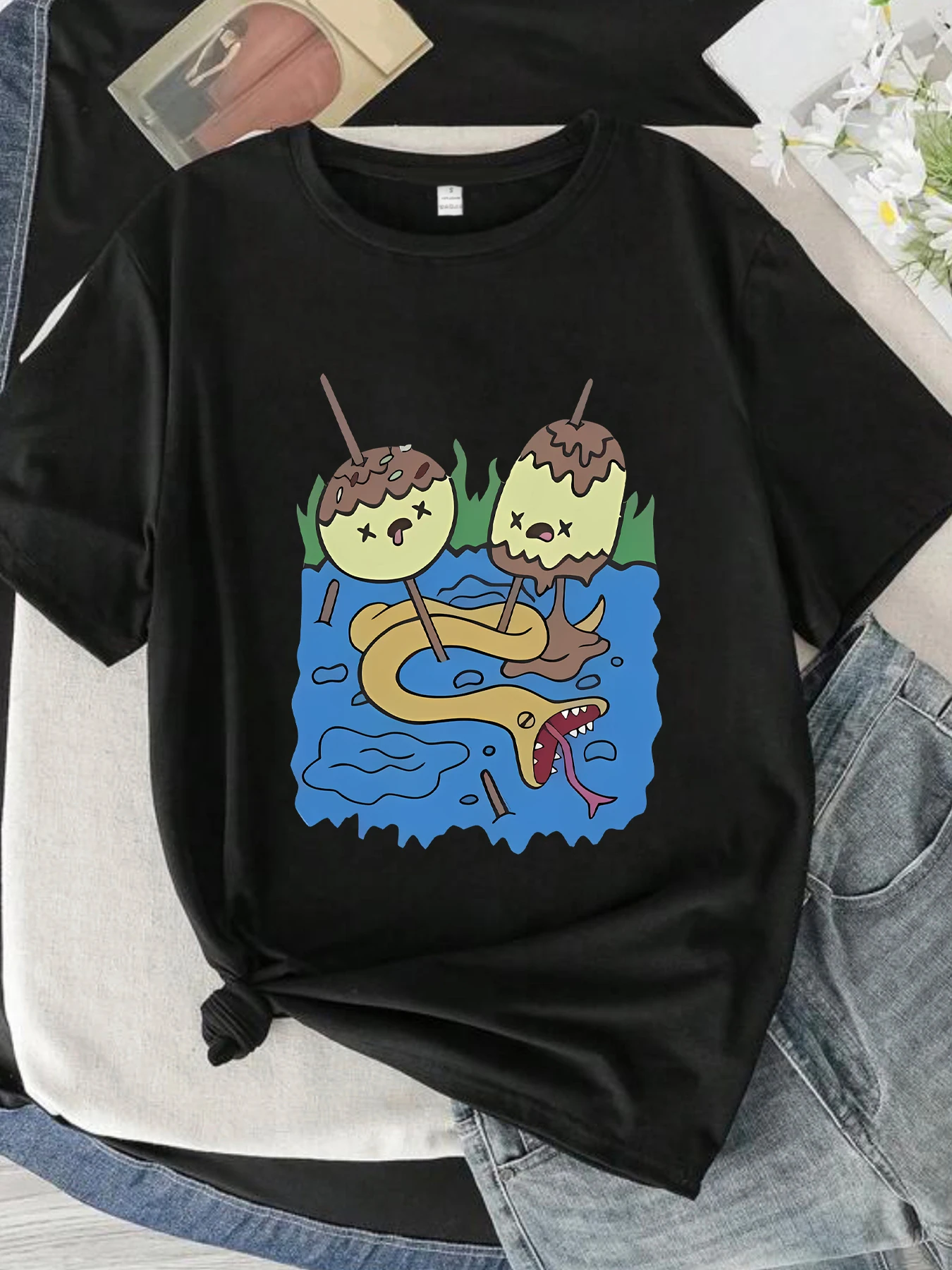 

A snake Plus size women's round neck short sleeve T-shirt with elastic half sleeves and trendy prints