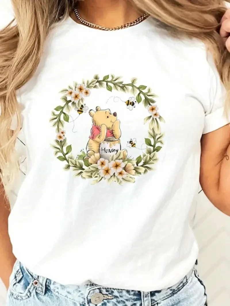 

2025 Женская повседневная удобная уникальная черная футболка с круглым вырезом и короткими рукавами с принтом Disney с уникальным улыбающимся лицом