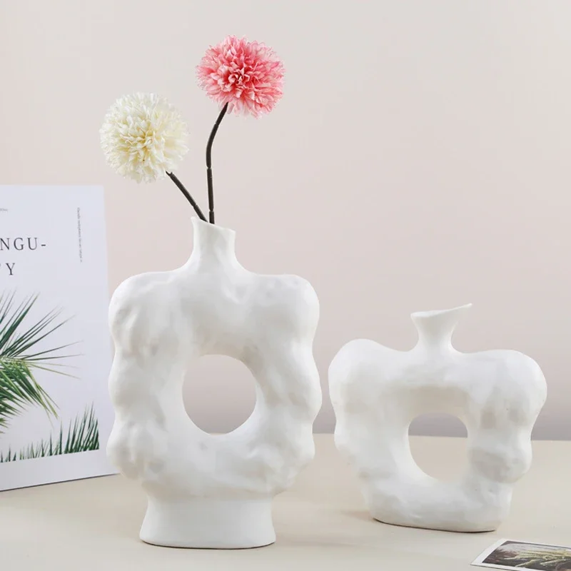 

Special-shaped White Vase Modern Art Dry Ceramic Vase Shape of Circle Shelf Home Bedroom Desk Decoration