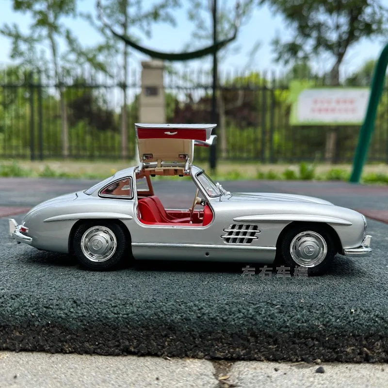 1/18 300 Sl Coupe Gull Wing Door Alloy Car Model Vintage Car