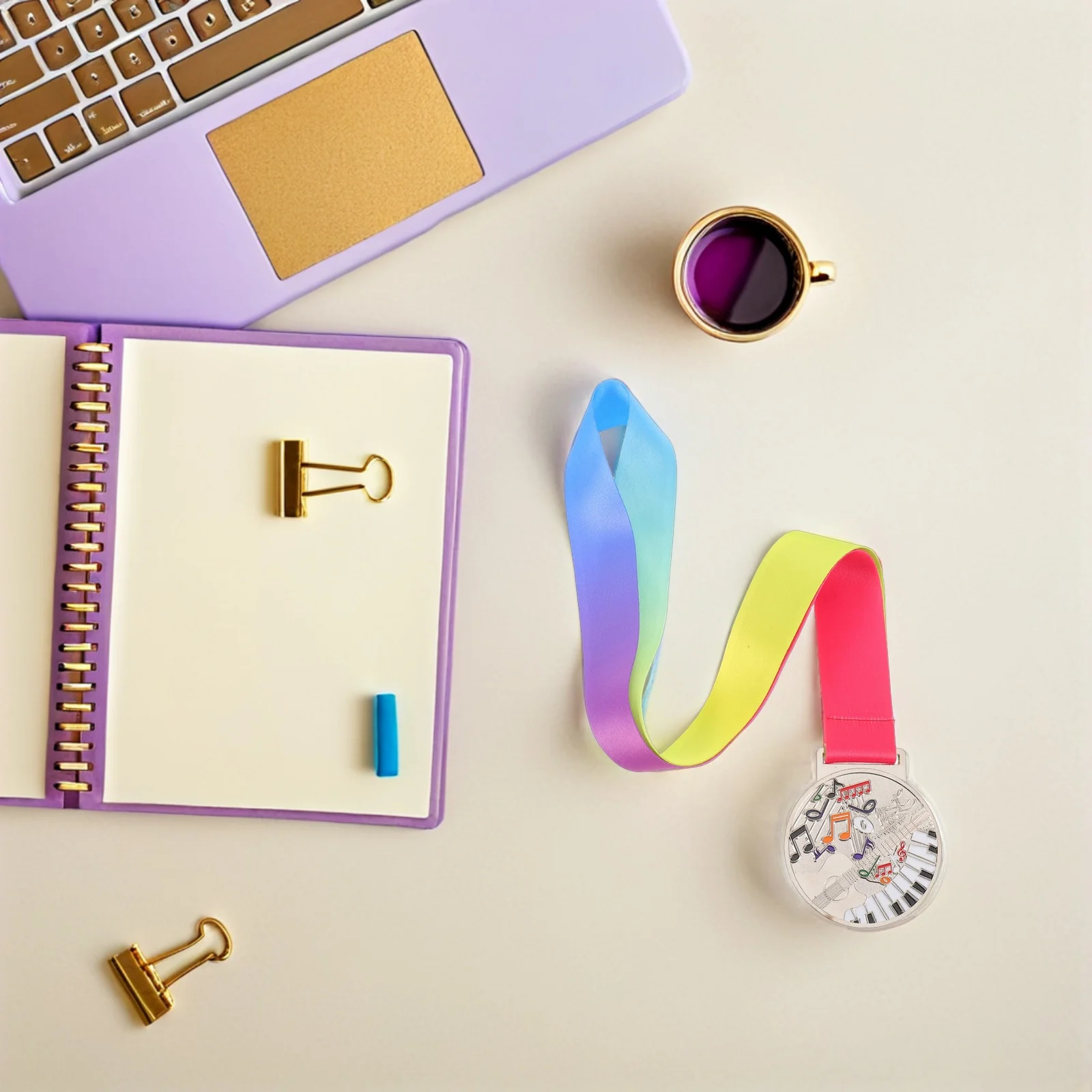 ميدالية الموسيقى الفضية البيانو الكمان الغناء جائزة الإبداع الإنجاز المنافسة ميداليات ميدالية قلادة الميداليات الموسيقية