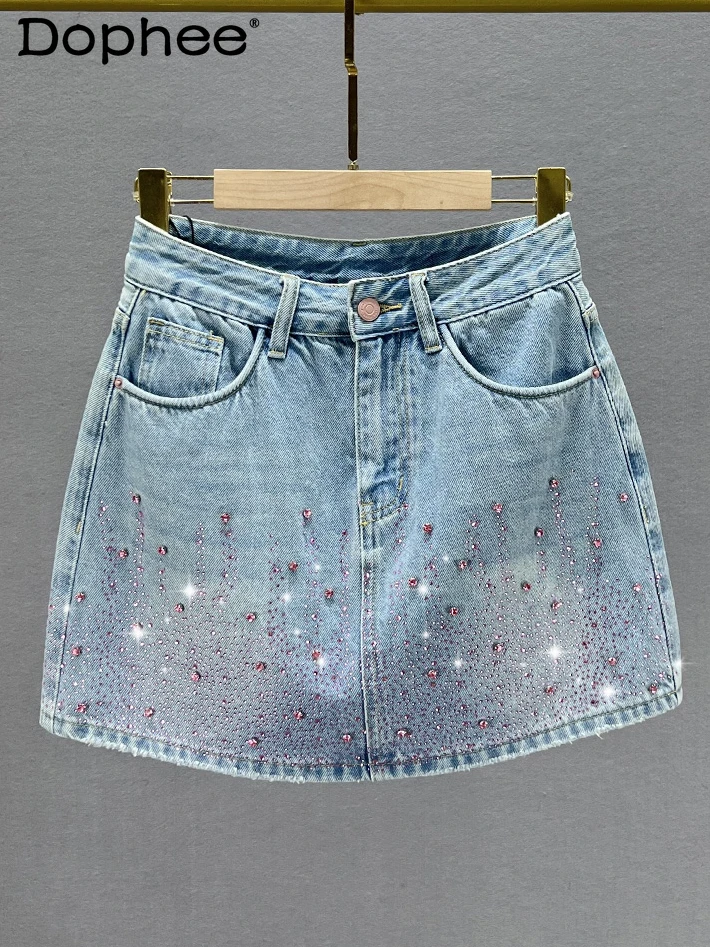 Mini jupe en jean bleu clair avec diamants pour femmes, taille haute, coupe couvertes, biscuits, style coréen, été, nouveau, 2024