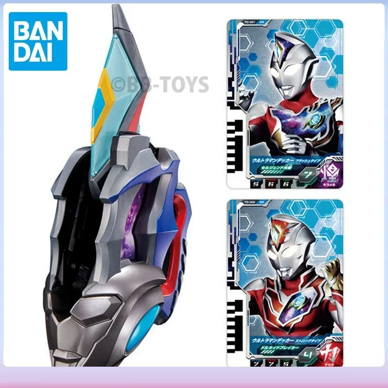 

В наличии Bandai, оригинальный Ultraman Decker, реквизит для трансфигурки DX Ultra D Flasher, меч, измерение карт, аниме, экшн-фигурки, игрушки