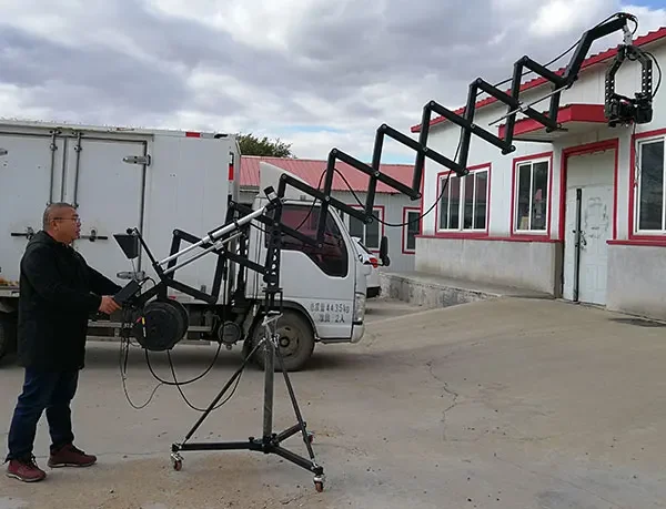 Camera-uitrusting 5,5 m / 18 ft schaar kraancamera met elektrische arm