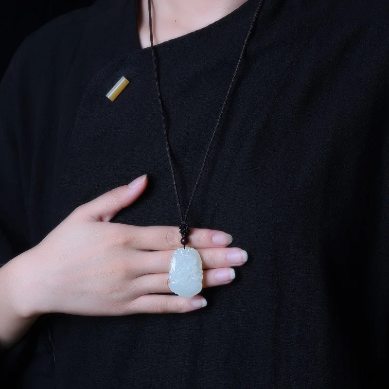 

Exquisite Hetian Jade Zodiac Snake Pendant
