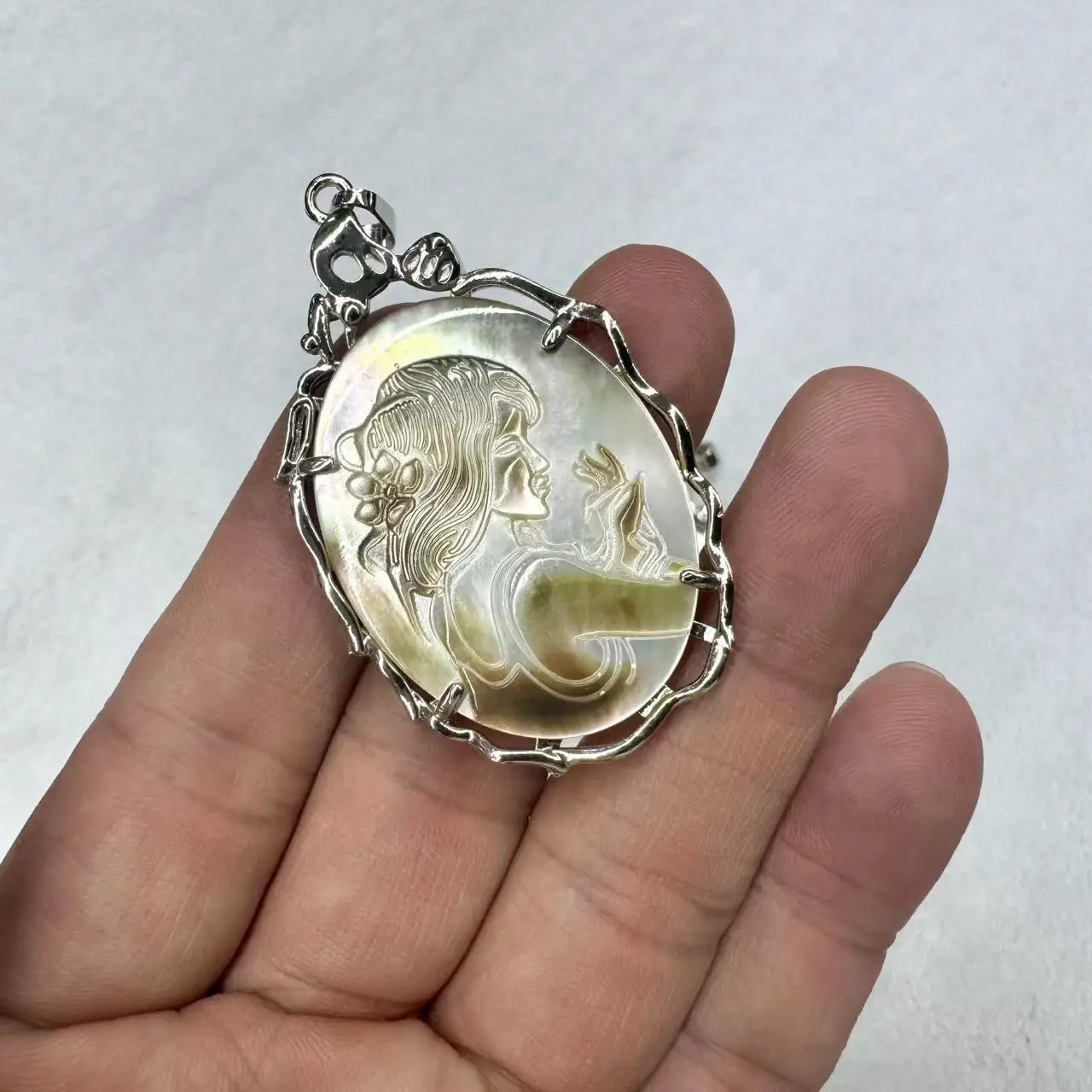 34x56mm Shell Pendant Natural Shell Pendants Carved Beauty Pendant For Woman For Gift