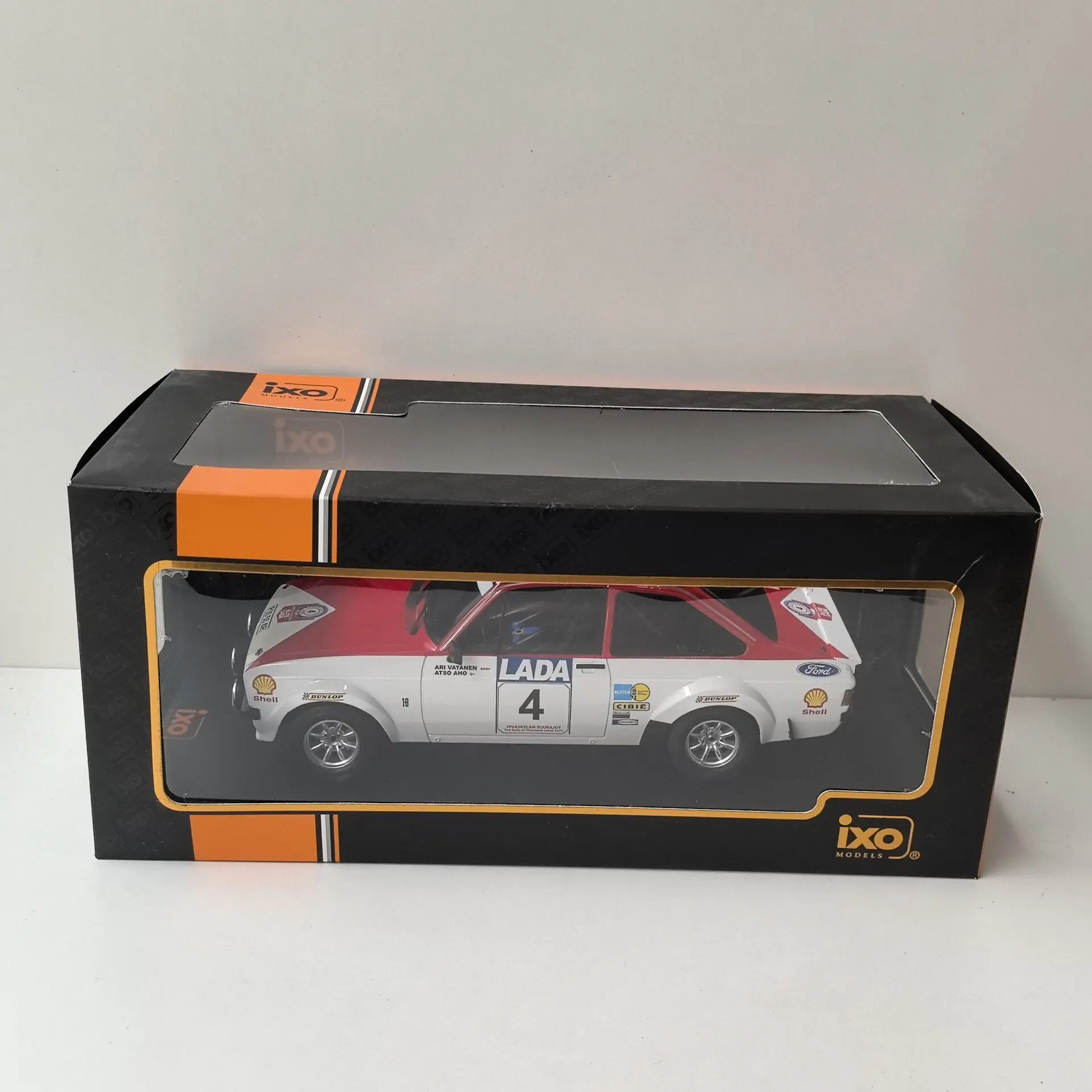 Diecast IXO 1/18 Scale FORD ESCORT MKII RS 1800 # 4 1977 Racing with Marlboro Water Patch G4 Alloy Car Model