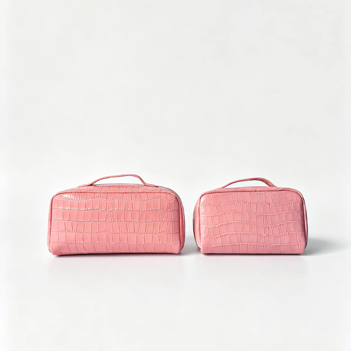 Geprägter Kosmetikbeutel aus Leder mit Krokodil-Optik, großer Stauraum, mehrere Taschen, Handtaschen-Organizer für Toilettenartikel, Reise, rosa Ausführungen. – Detail 21