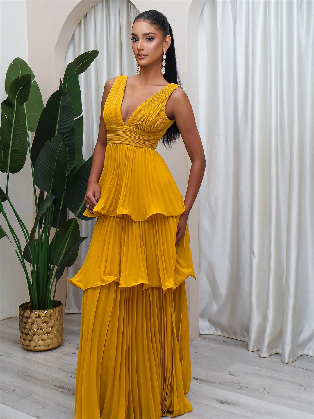 

Chic V-neck Cascading Ruffles Prom Dresses Chiffon Pleats Sleeveless A-line Solid Elegant Long Gown for Evening And Ceremony