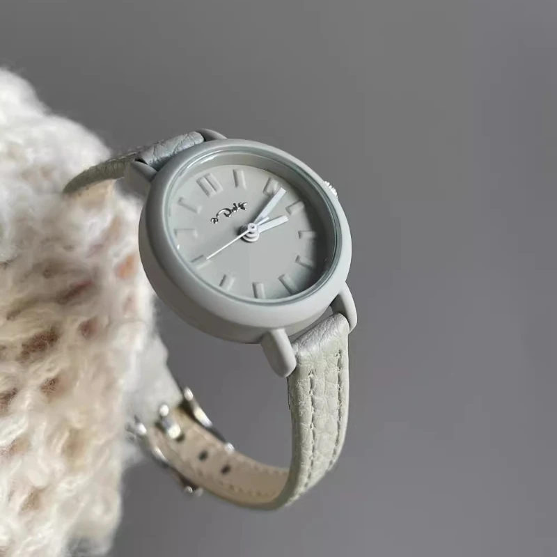 Classic Trend Ladies Watch Elegant Simple Niche Simple Exquisite 2025 Waterproof Quartz Watch Birthday Gift Student