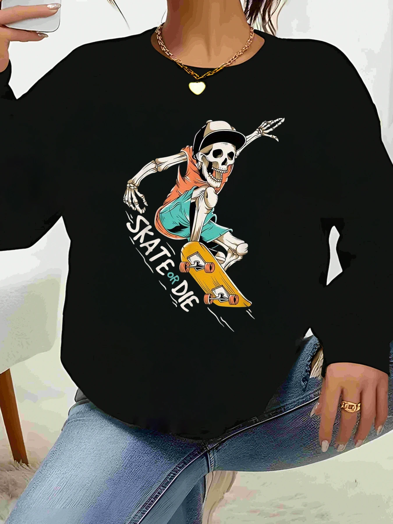 

Skate or Die Skeleton Skateboarding Print Halloween Long Sleeve Sweatshirt Casual Wear for Women