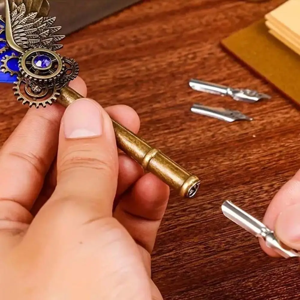 

Retro Punk Dipped in Water Pen European Style Vintage Luxury Metal Signature Pen Machine Replaceable 5 Nib Feather Pen