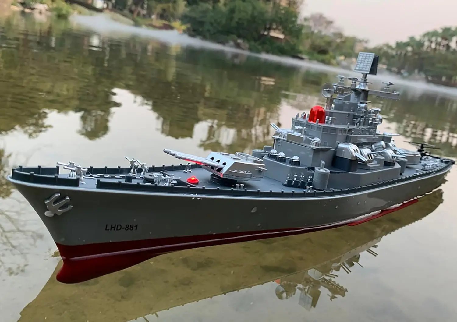 Remote control ship, remote control warship, aircraft carrier, warship destroyer, watch controller with 2 batteries, 2 controlle