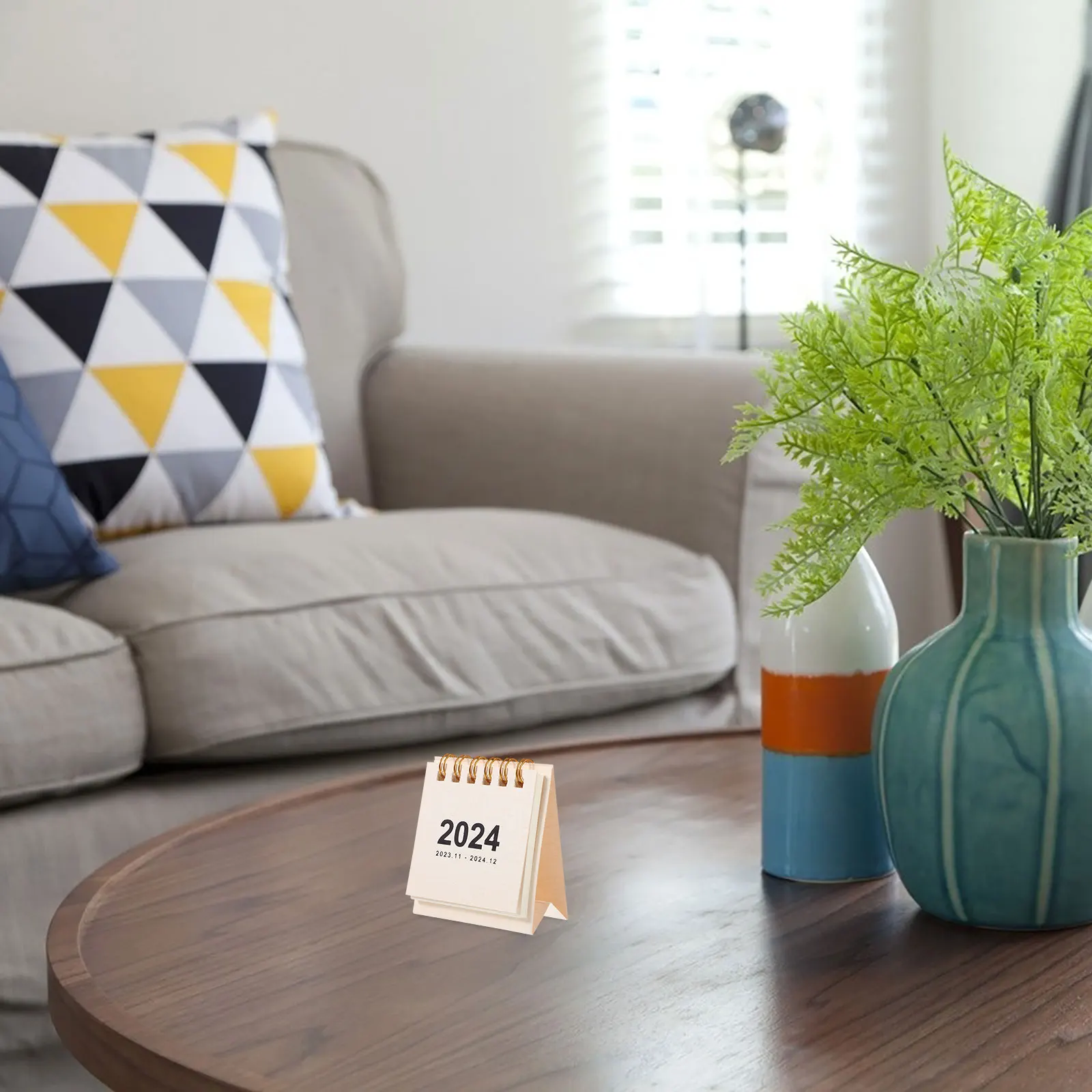 

Compact 2024 Desk Calendar Small Standing Schedule Calendar Desktop Decoration for Office Home Portable Pocket Calendar Gift