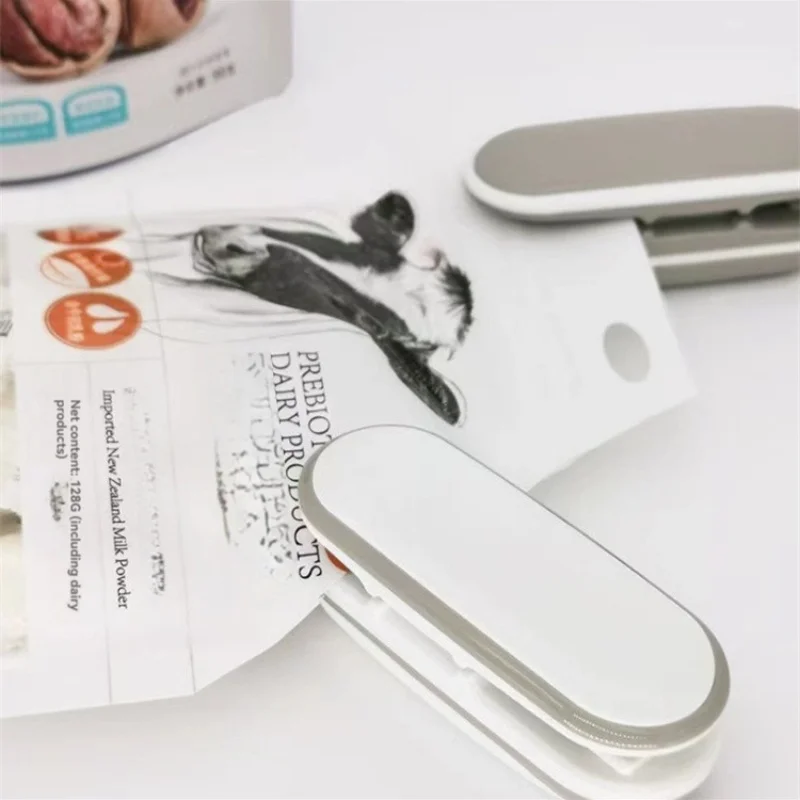 1 Pack Sealing Machine Mini Portable Sealing Clip Hand Pressure Heat Sealing Machine Food Fruit Snacks Preservation Small Tools image 2