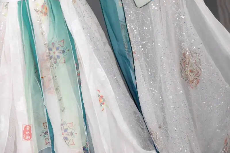 مجموعة Ruoshuifang القديمة للرجال ملابس رقص غريبة السماء الطائرة البيضاء زي الأداء القديم #3