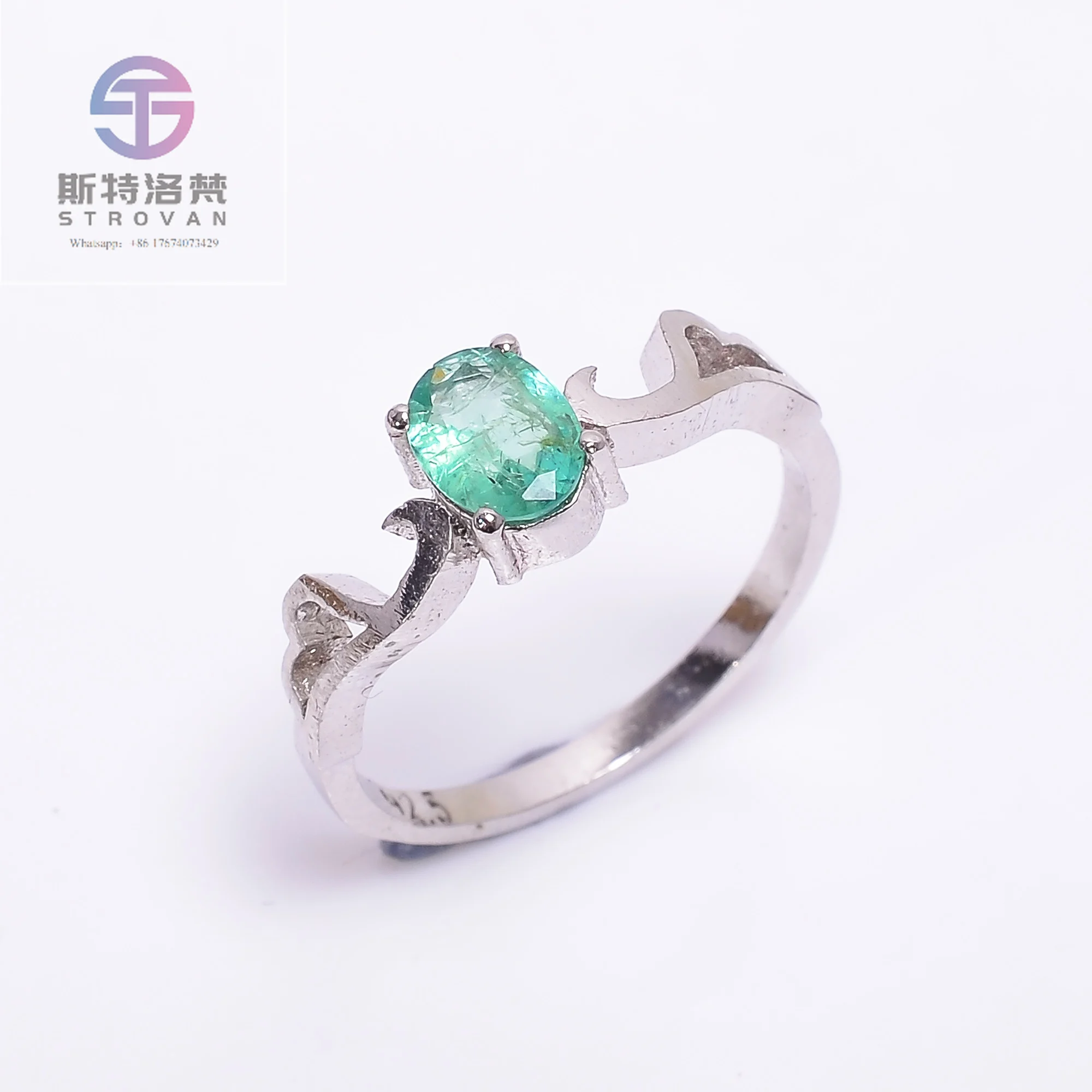 Handmade Women's Ring with Natural Zambia Emerald Gemstone 925% Sterling Silver Classic Style for Weddings