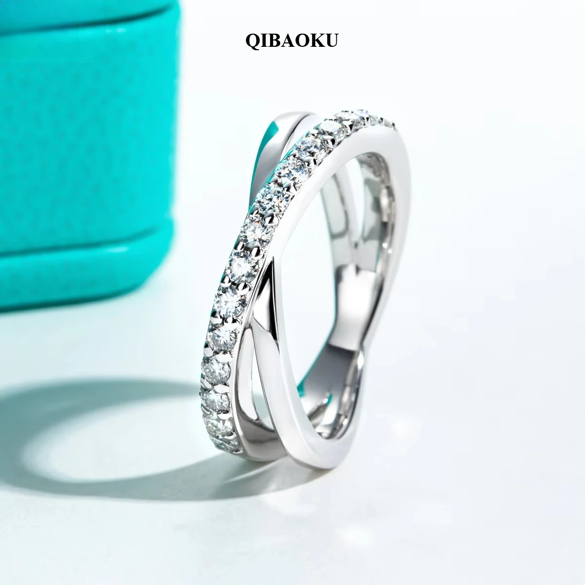 QIBAOKU 2mm D Color Moissanite Cross Band Ring S925 Sterling Silver Color Separation Wedding Rings Jewelry Gifts Wholesale 2026