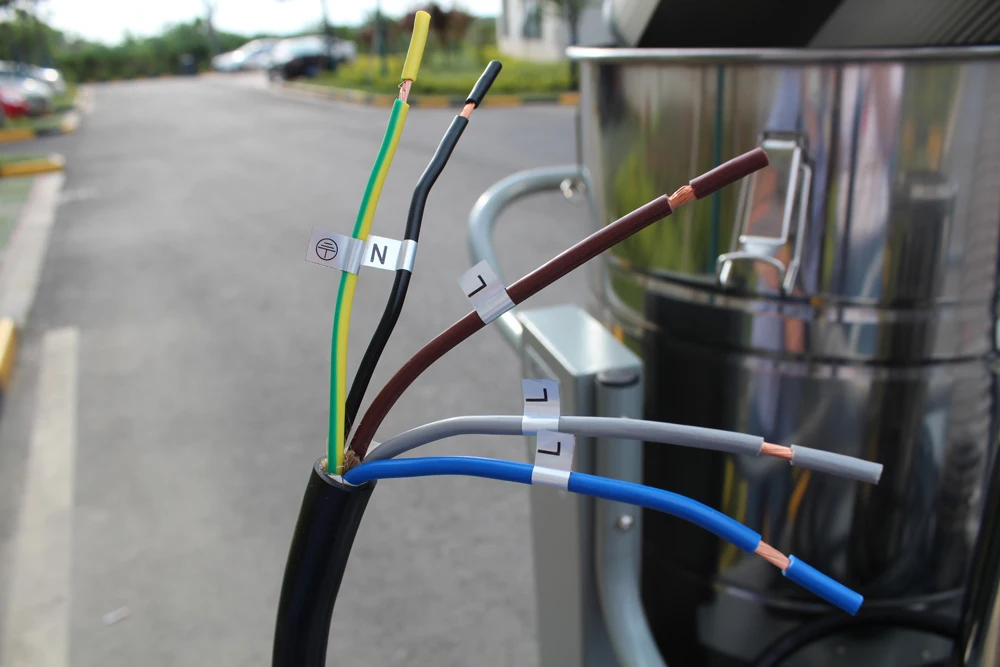 مكنسة كهربائية صناعية AM7010D سعة 120 لتر: مروحة دوامة ثلاثية الطور، تصميم مقاوم للانفجار لمصانع رش الطلاء