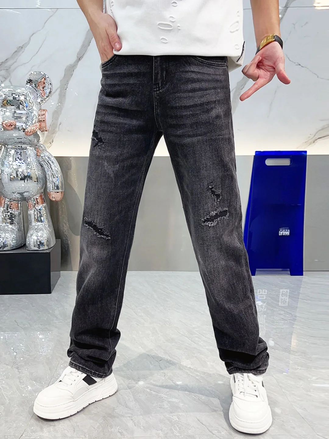 

New 2025 Men's Straight Leg Jeans Washed out Fashionable High End Stylish Trendy Long Pants Autumn Season Casual Wear