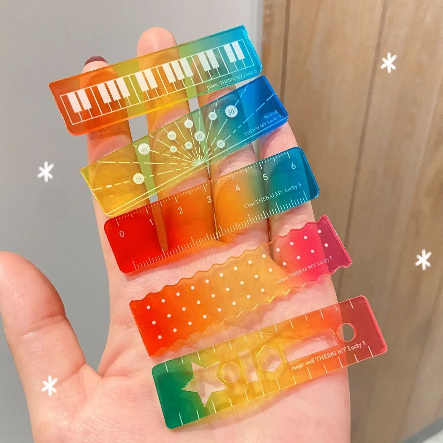 ミニ手作り定規5個、さまざまな描画モードを備えたポケット定規、ノート用描画定規、長さ7cm、以下に記載の通りに適しています。