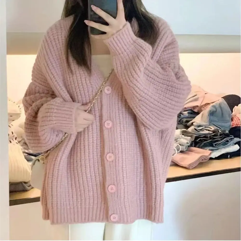 Korean coarse needle pink V-neck lazy style knitted sweater, women\'s outerwear, internet famous autumn coat, cardigan