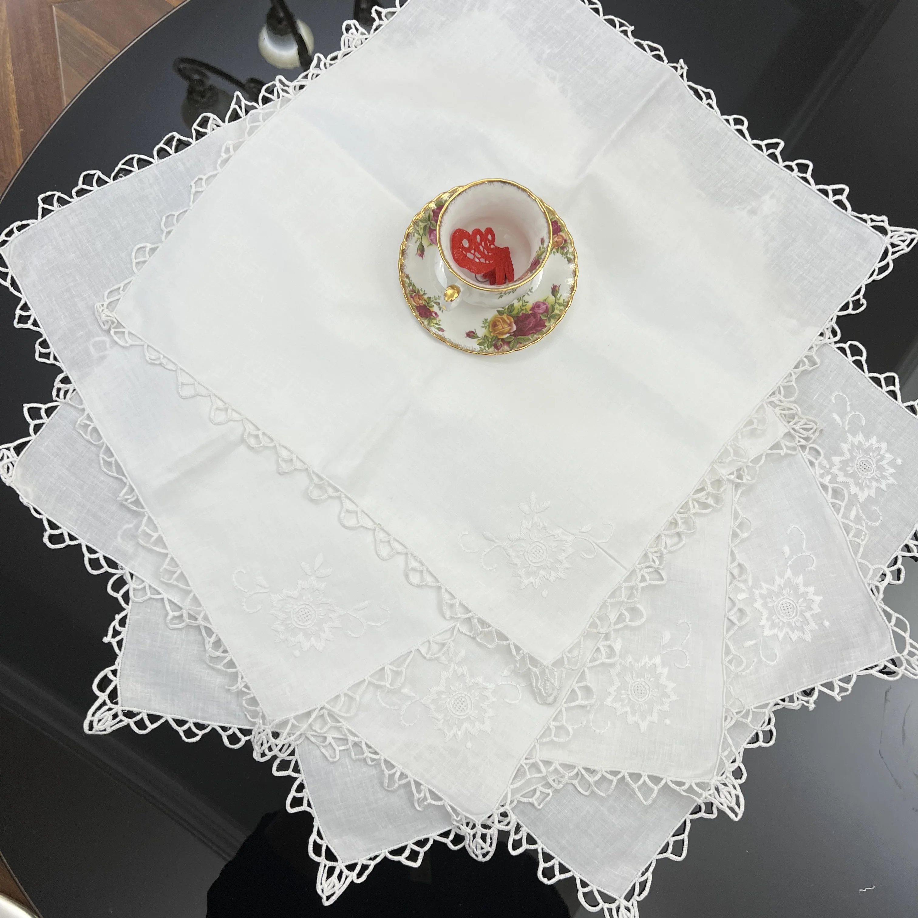 Handgefertigte Spitzenbesatz-Stickerei Leinen-Servietten Hochwertige Handarbeit Vintage Blumenmuster Luxuriös Elegant Wiederverwendbar Geschenk Hochzeit Party – Detail 6