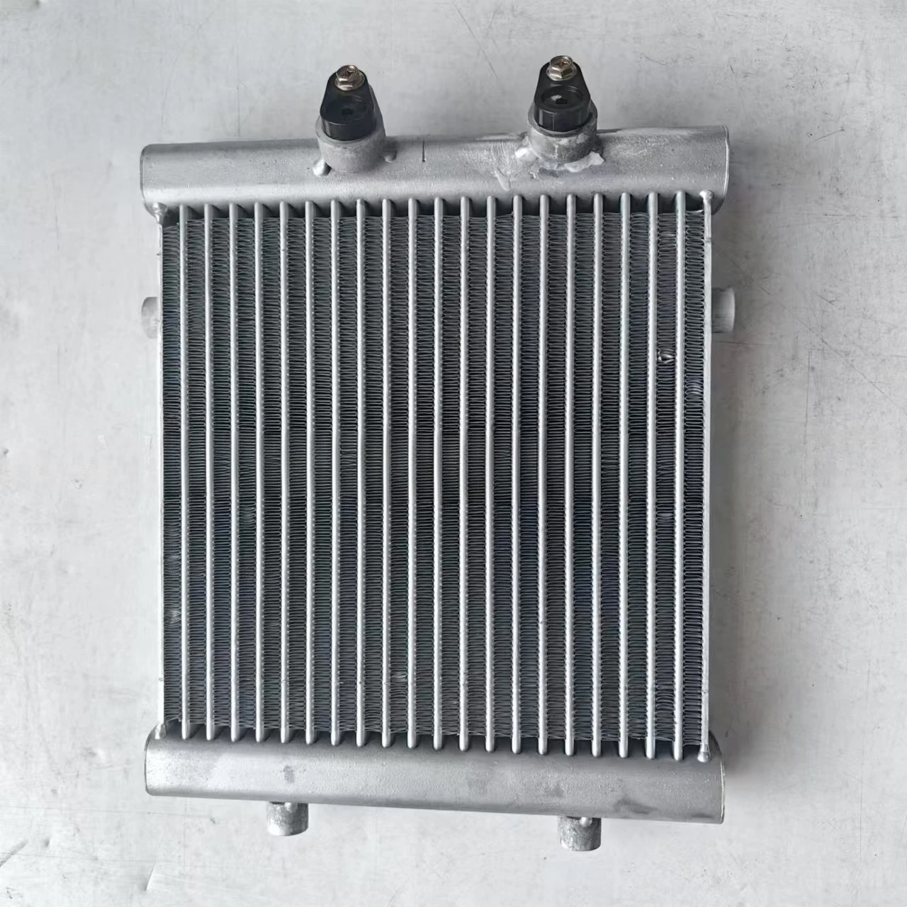 

Applicable to Bentley Flying Spur Continental GT Oil Radiator Oil Cooler 4W0117021 3W0117021