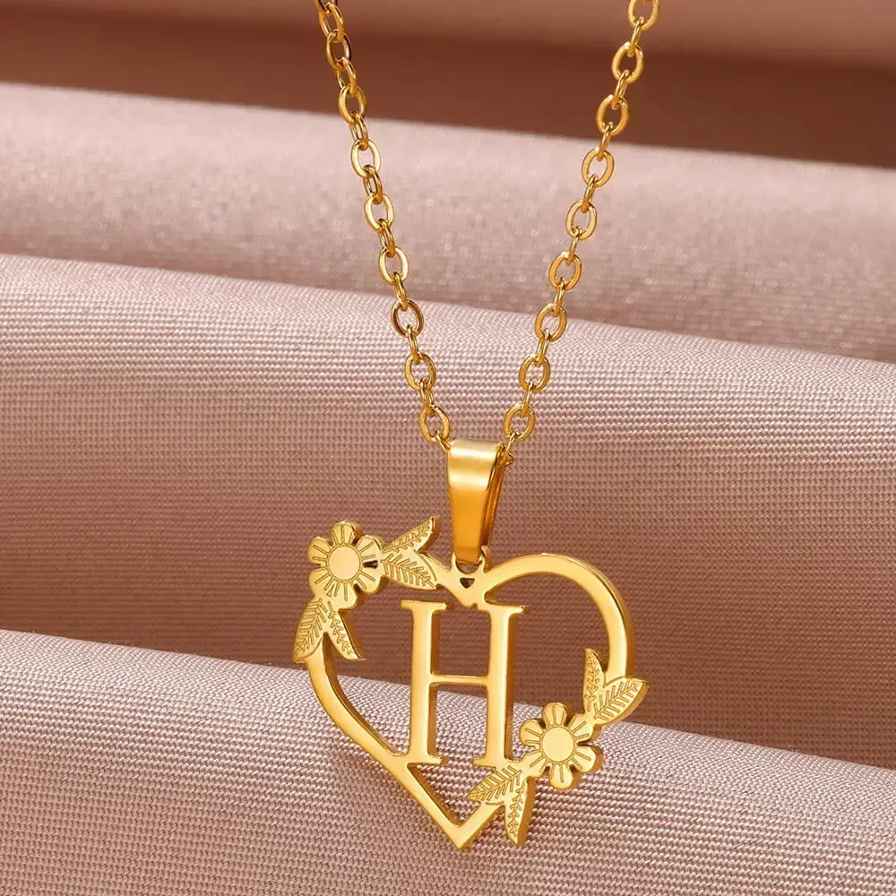 Romantic Flower Love Heart Shape Initials Necklace for Women, Dainty Gold Color, 26 Letters Choker, Fashion Jewelry for Girl