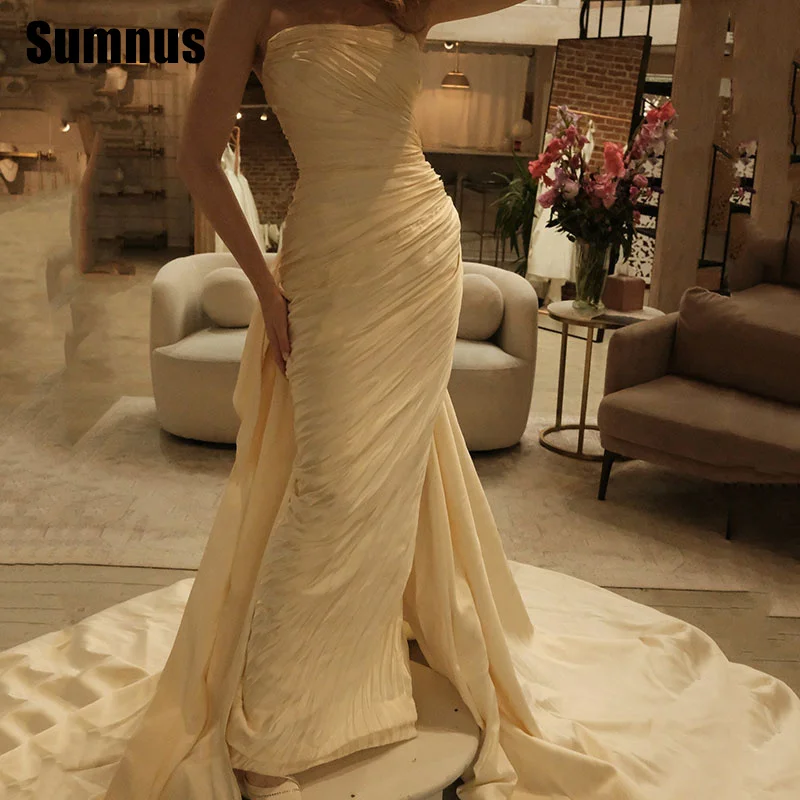 

Sumnus Simple Mermaid Wedding Dresses Yellow Strapless Sleeveless Pleats Bridal Gowns Satin Floor Length Bride Dress Customized