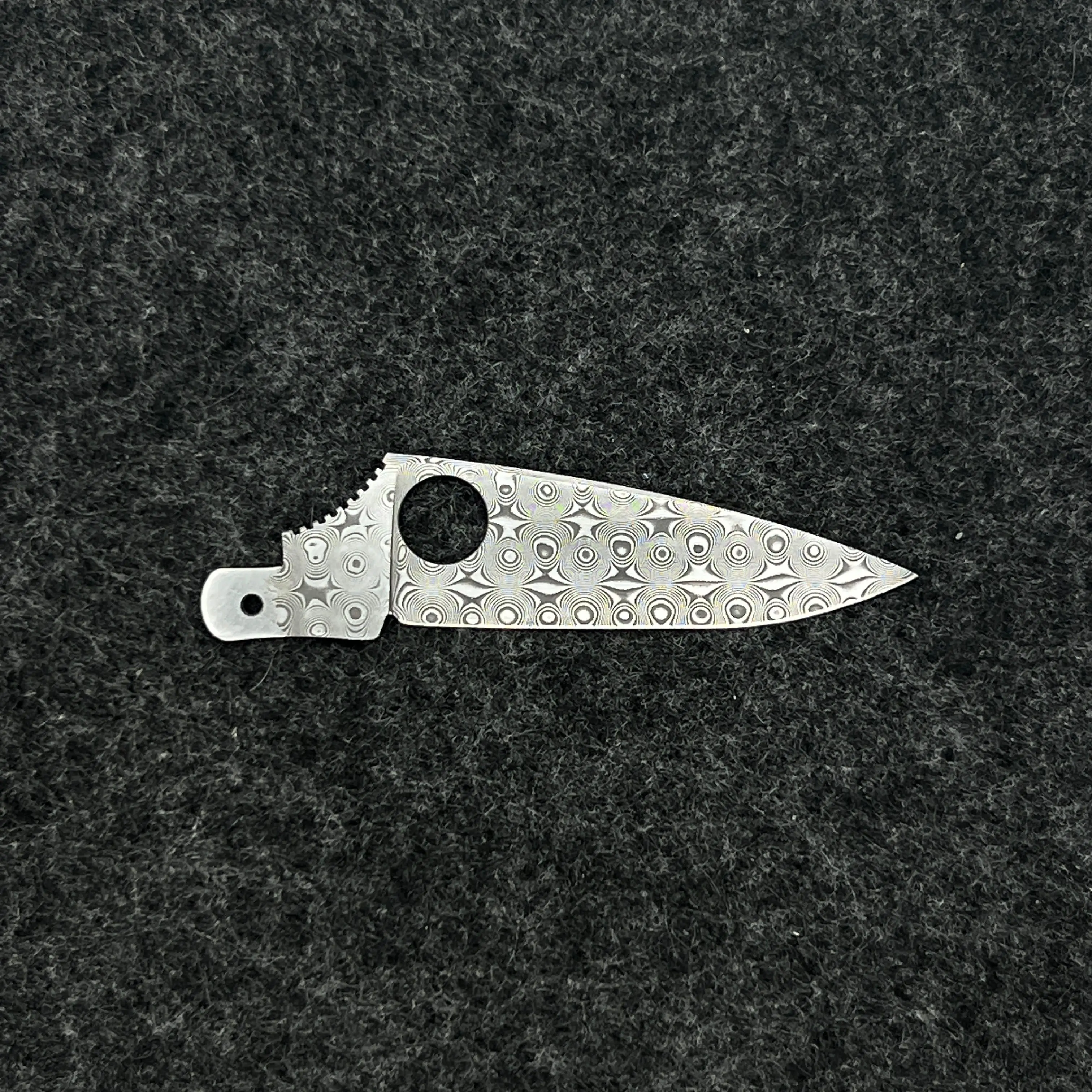 1 Stück handgefertigter Damastpulverstahl mit rutschfester Nut, Breite 20 mm, für 91 mm Victorinox Schweizer Taschenmesser SAK-Zubehör