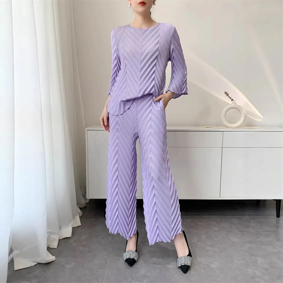 

Miyake Hand-pleated 2026 Spring New Women's Suit, Round Neck Pullover Top, Loose Wide-leg Pants, Trousers, Two-piece Set
