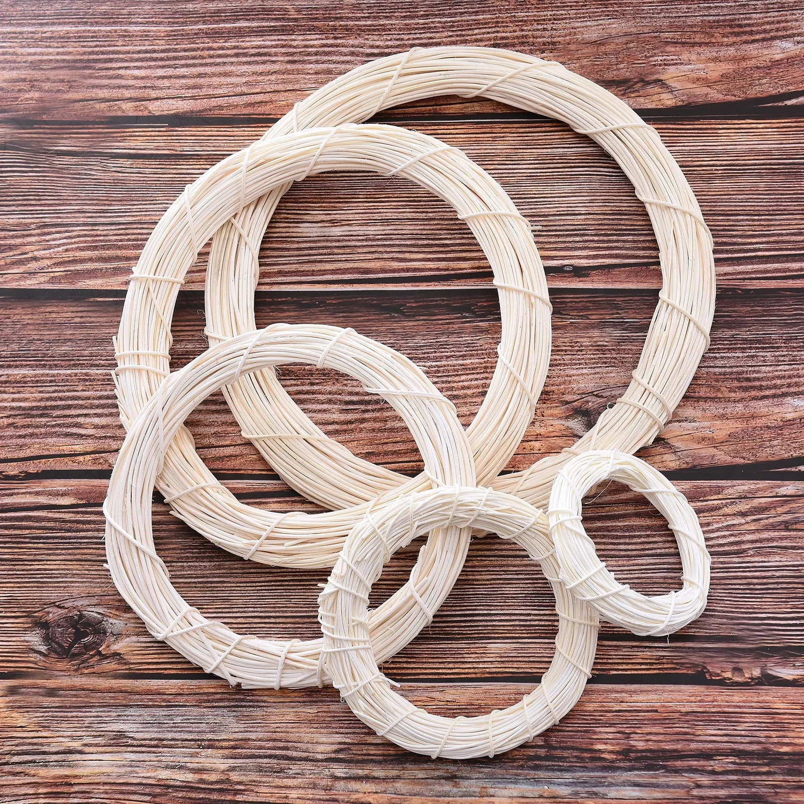 Artificial Wreath Rattan Ring 10/15/20/25/30cm DIY Easter Wreath Wicker Vine Halloween Christmas Garland Ring Xmas Party Decor