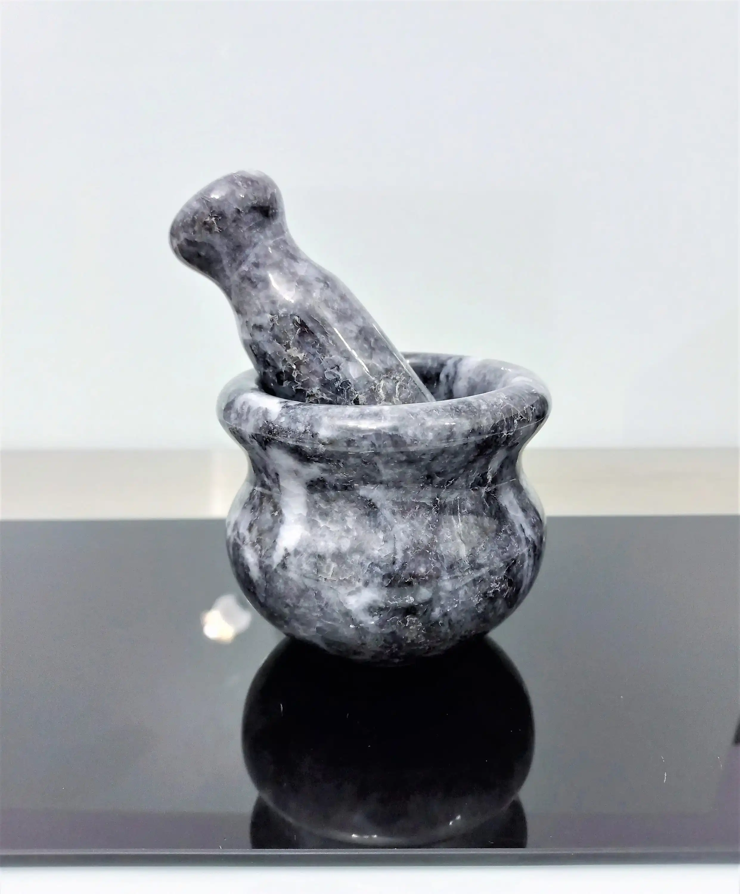 Natural marble mortar and pestle with 4