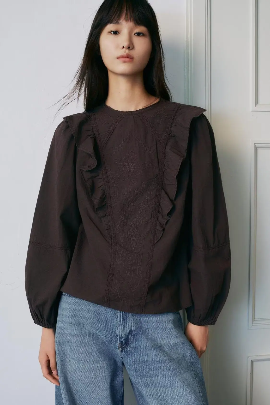 

BB6865 25 Autumn New French Loose Sweet Leisure Embroidery Stacked Decoration Round Neck Long Sleeve Shirt 7200226