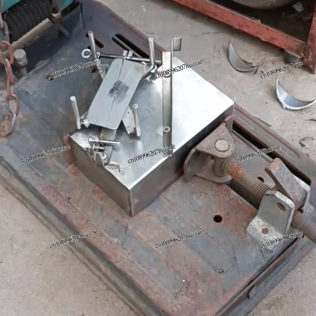 

Беззубая пила, круглая трубка из нержавеющей стали, перила лестницы, седло, скошенный отрез, артефакт, прямой отверстие