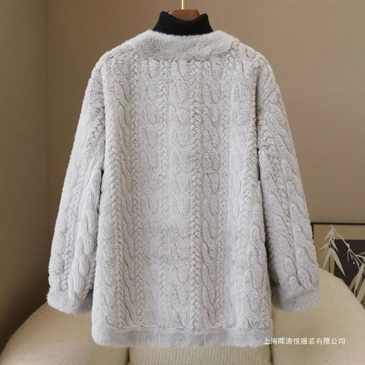 環境保護ファー付きコート レディース 2025 春秋冬新作 気質アップ モコモコジャケット Vネック 厚手アウター 女性用