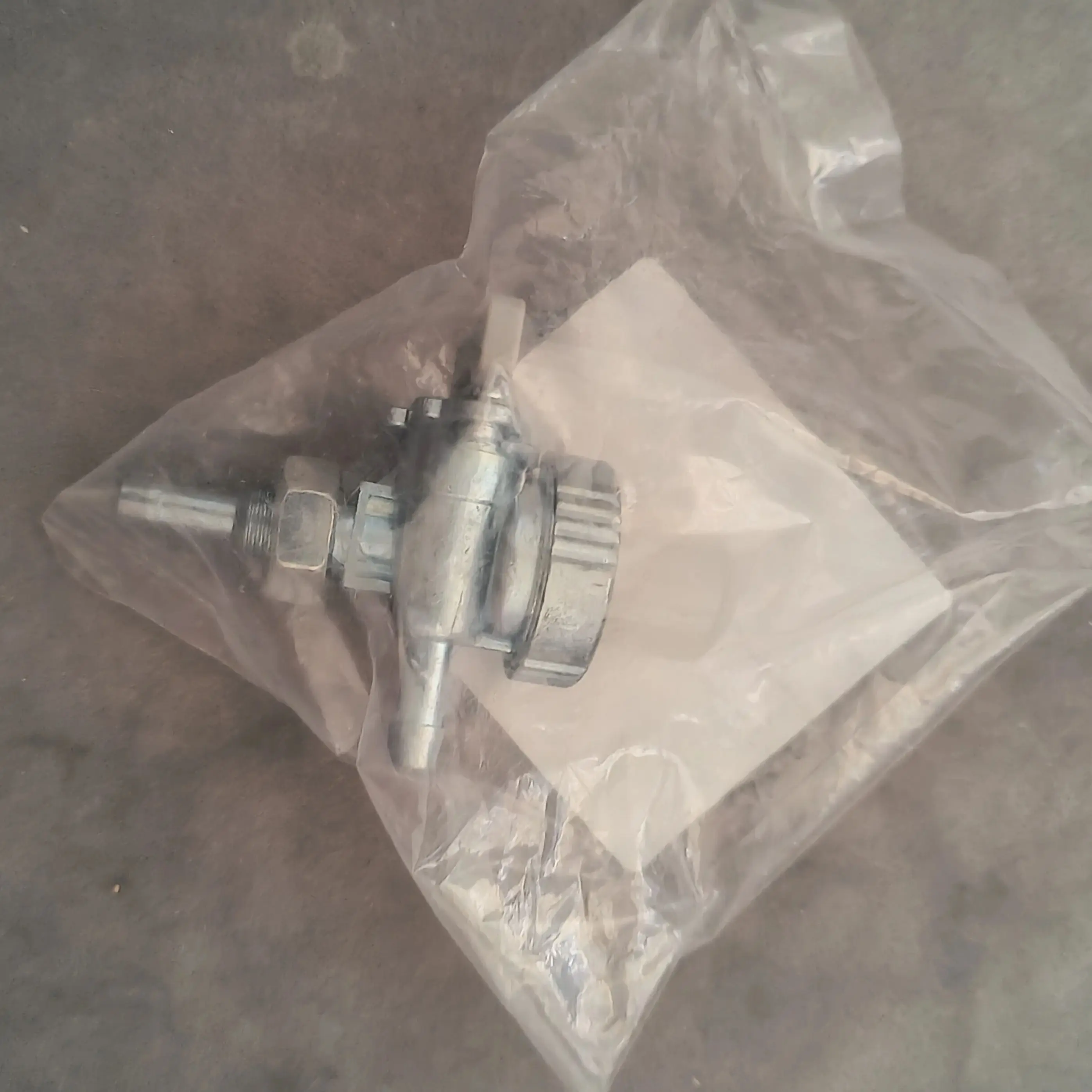 SPW-48C SPW-68C صمام الوقود لزراعة كوبوتا SPW-48C/68C موتوكولتور كوبوتا T420 صنبور الوقود كيك الوقود